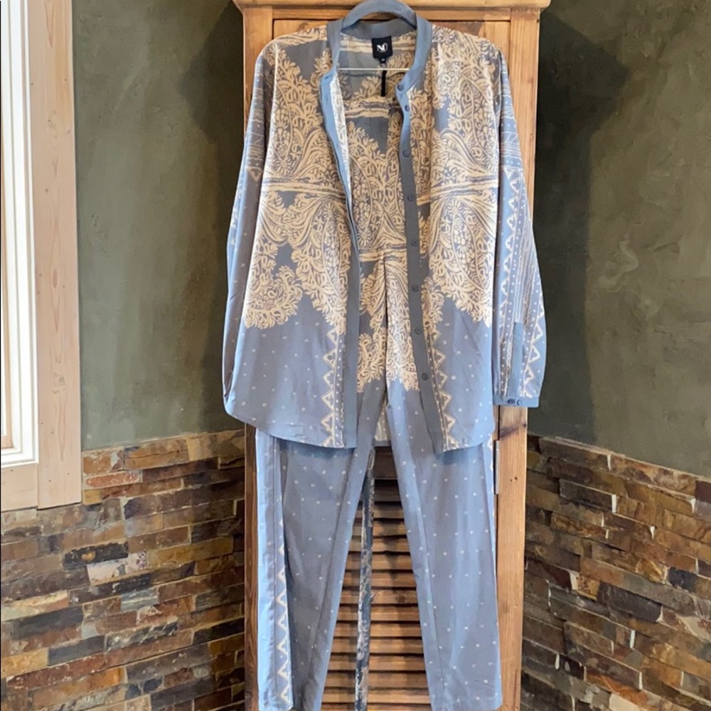 NÜ Denmark Pantsuit - Picture 3 of 10